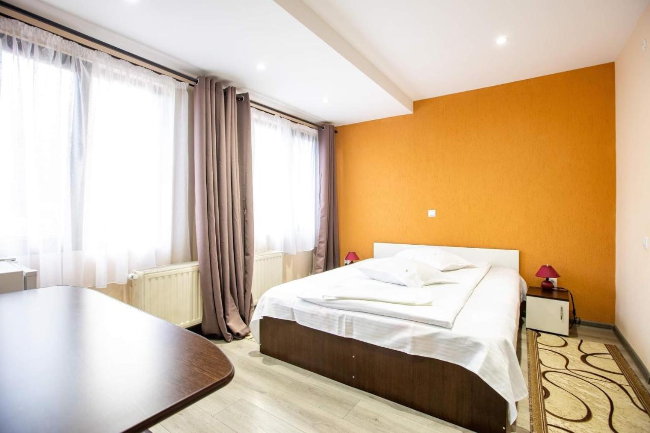Casa Andy Hotel Busteni Luaran gambar