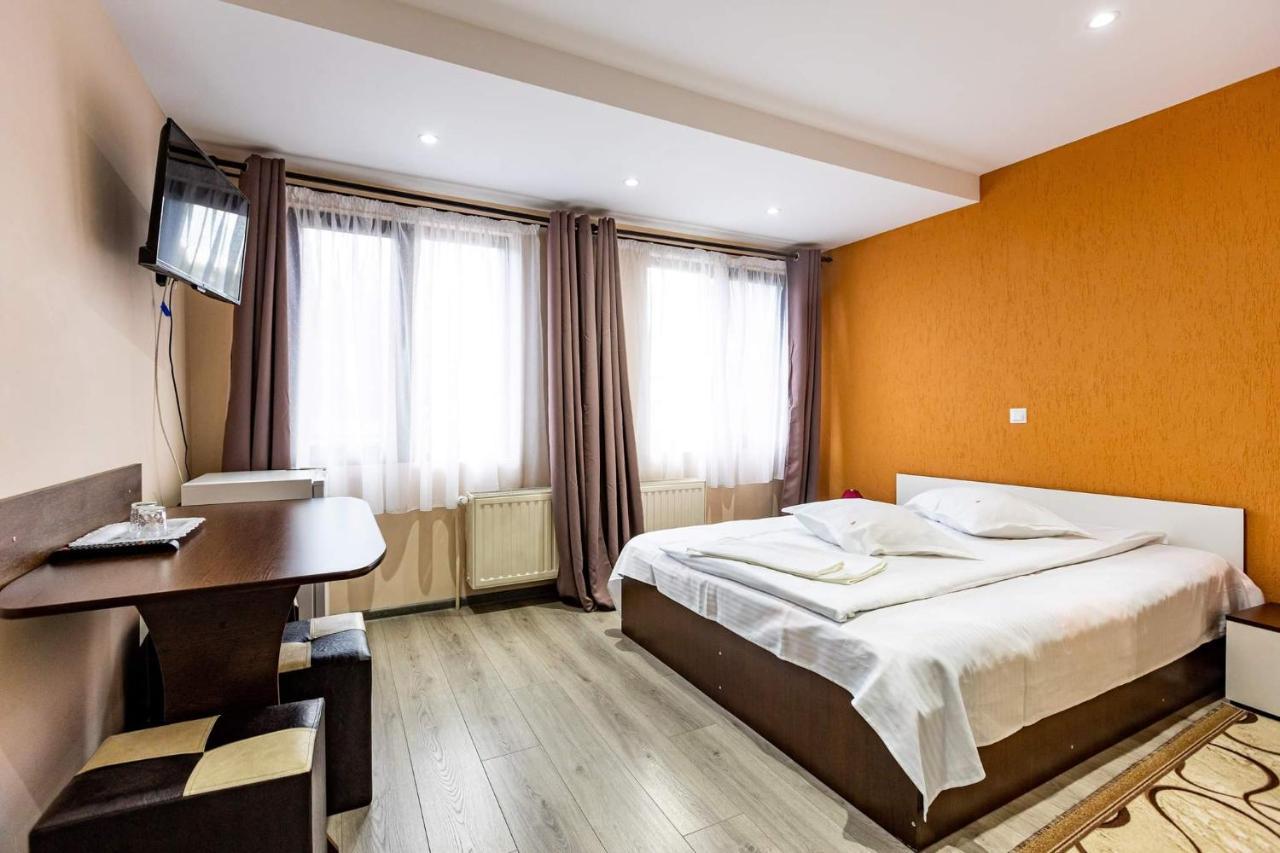 Casa Andy Hotel Busteni Luaran gambar